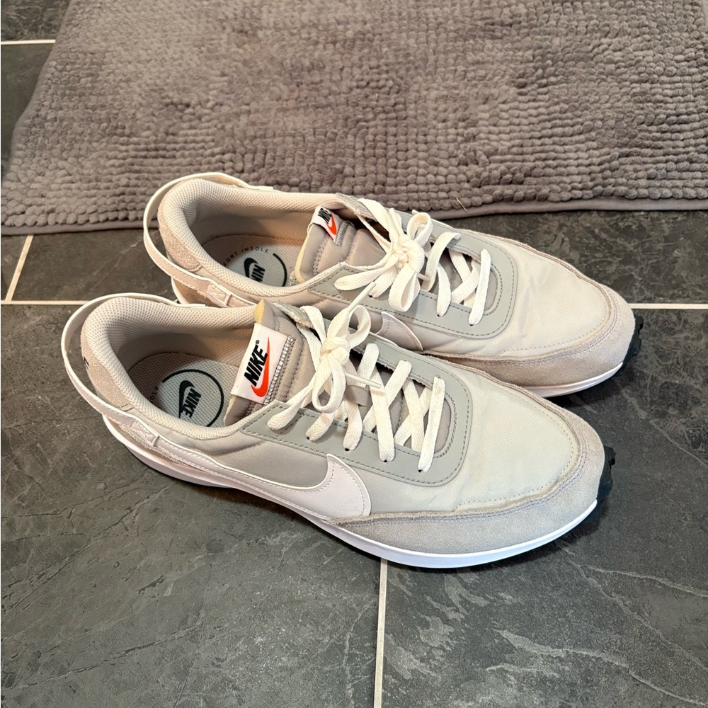 Nike waffle Gray Sneakers Classic Low-Top Design